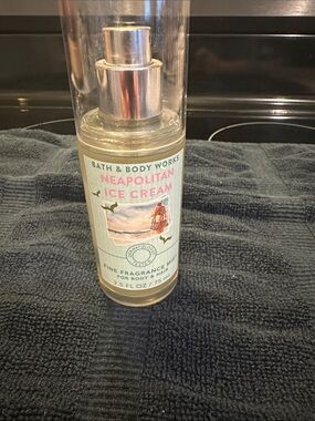 Bath & Body Works Neapolitan Ice Cream Fine Fragrance Mist - Pink & Cream Label